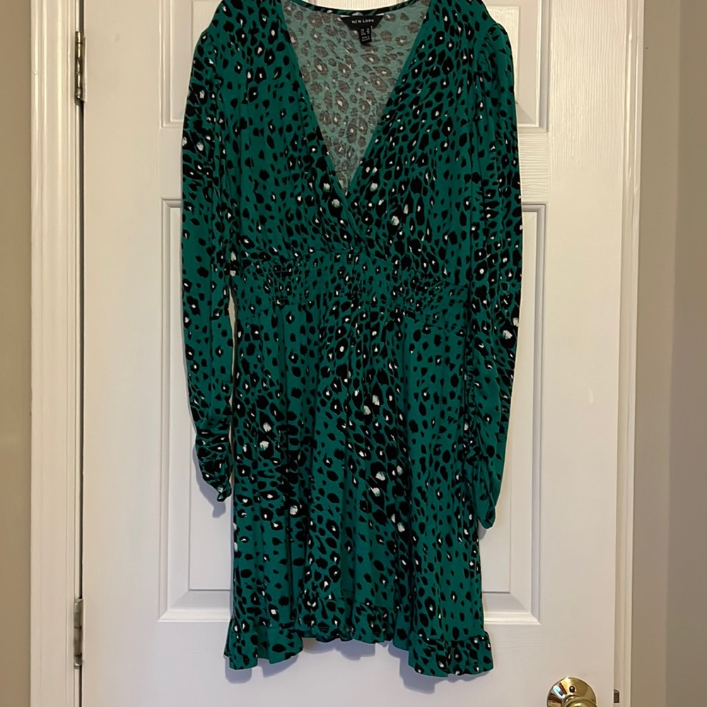 Green leopard print long sleeve dress - size 14